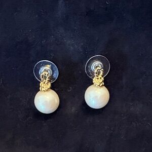 Elegant Gold and Cream Pearl Earrings
